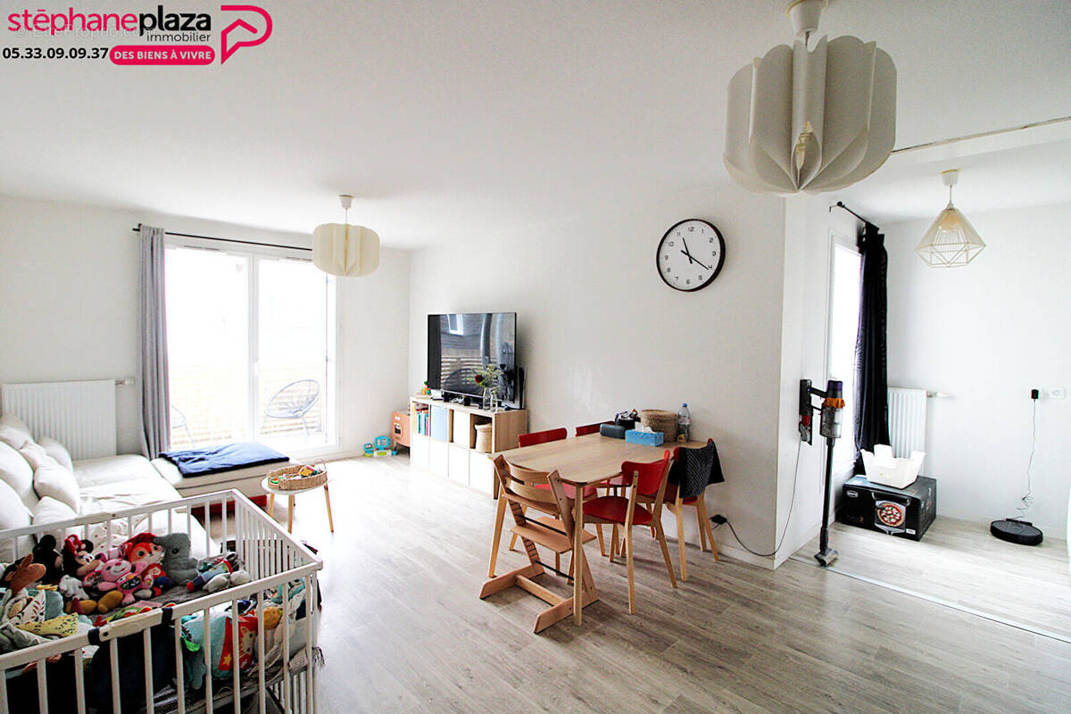 Appartement à PAREMPUYRE