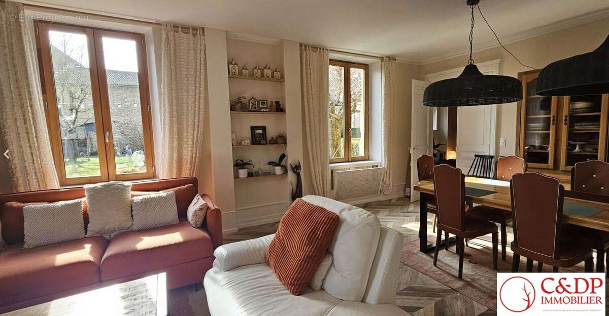 Maison à MONTBAZENS