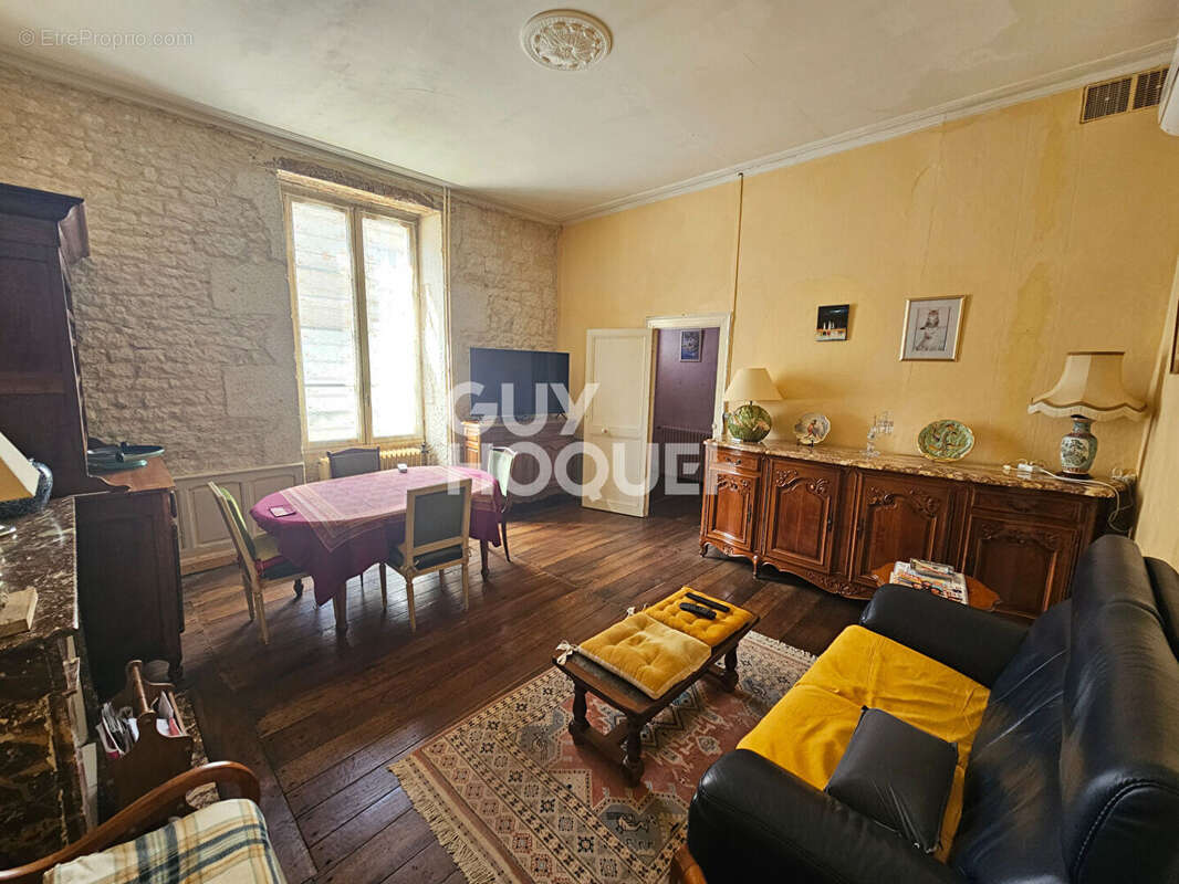 Maison à FONTENAY-LE-COMTE