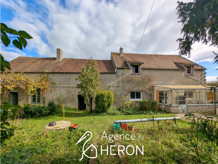 Maison à LA MADELEINE-SUR-LOING