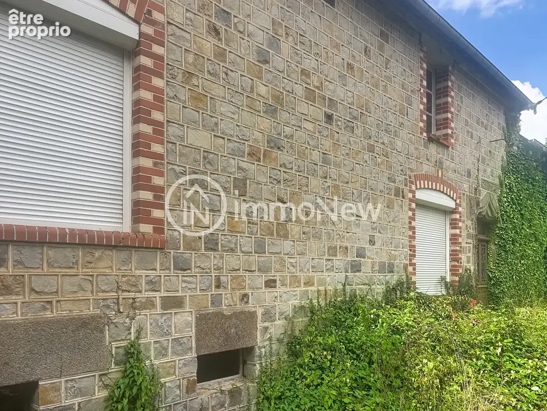 Maison datee de 1677  de 130 m2 avec batiments 300 m2 et four a pain sur terrain 3380 m2 environ - photo 3
