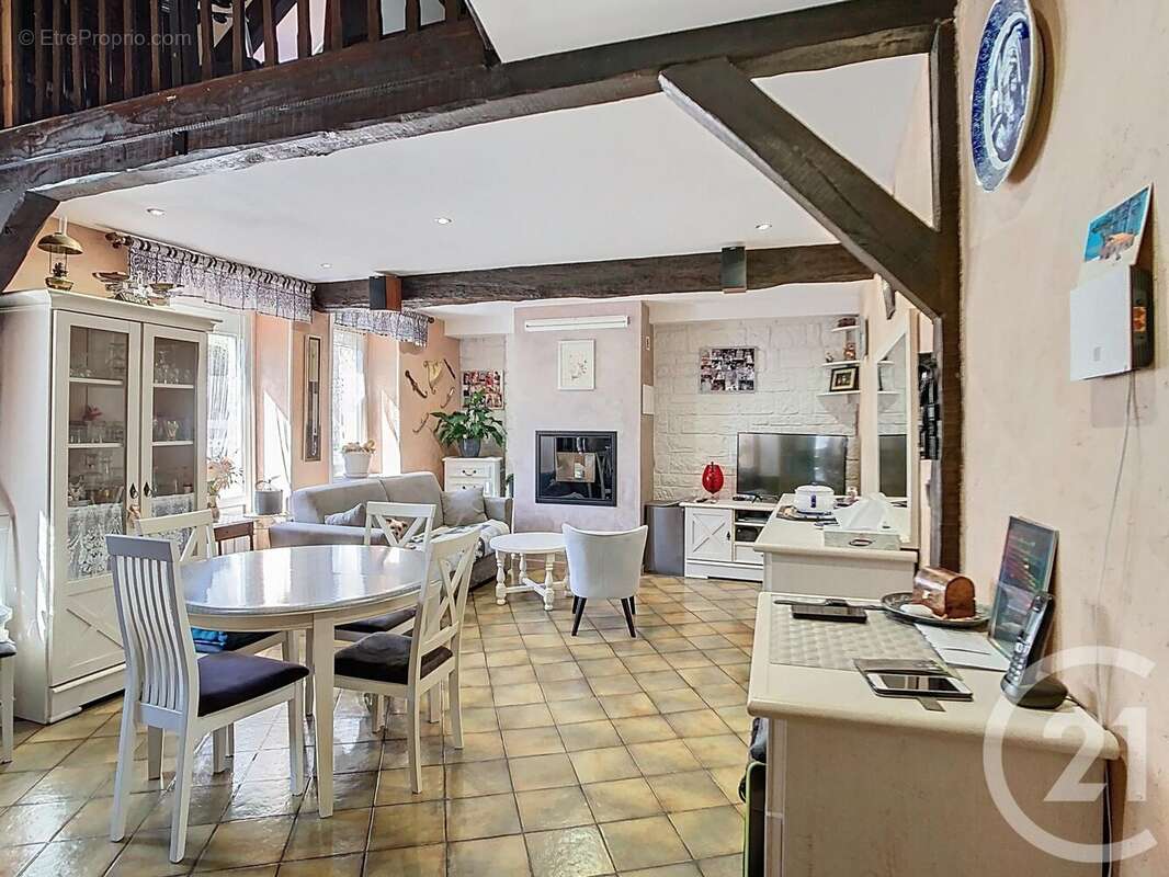 Maison à DONNEMARIE-DONTILLY