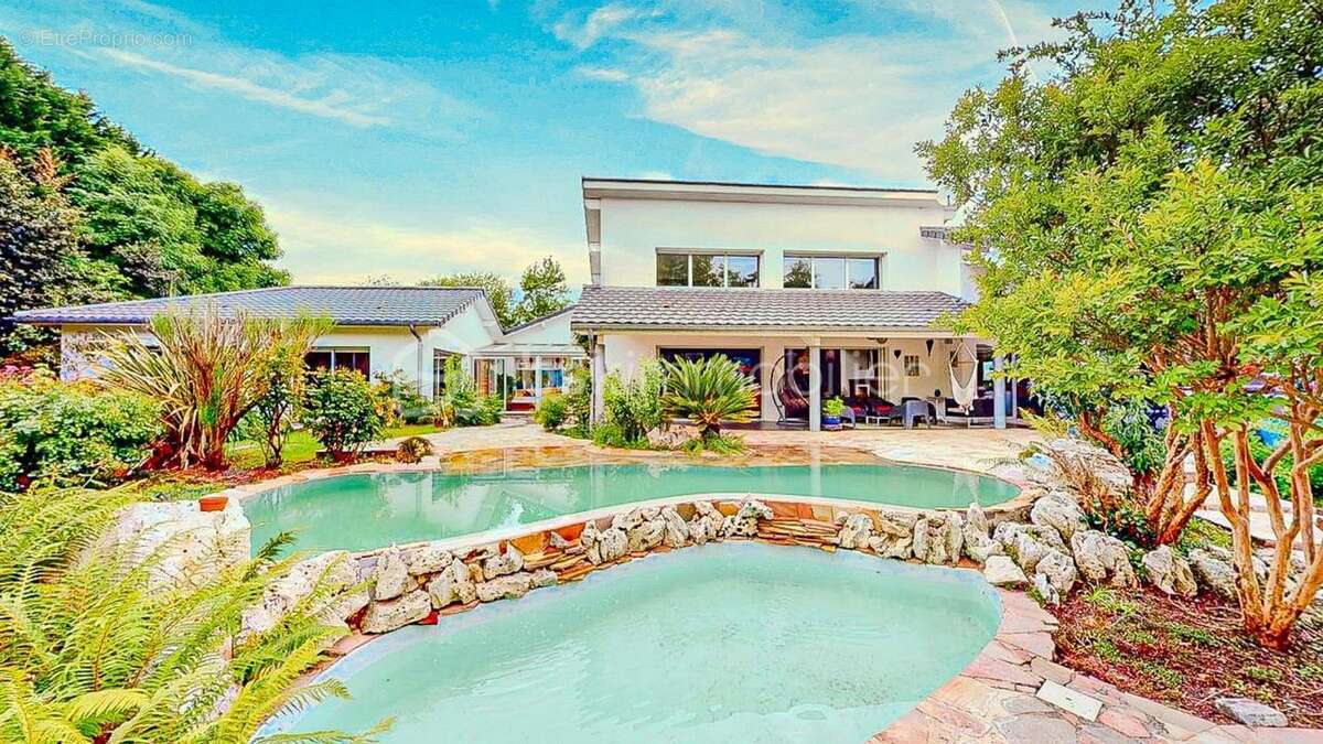 Maison à SAINT-MARTIN-DE-SEIGNANX