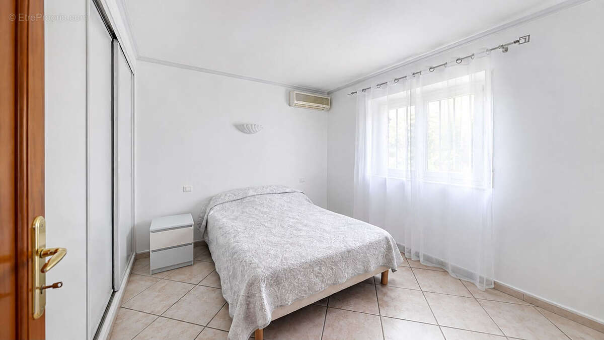 Maison de village avec double garage 68M2 et jardin - Roquebrune sur Argens - photo 5