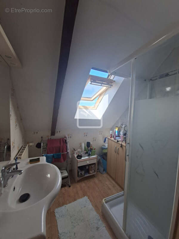 Maison individuelle en pierre, 136 m2, 4 chambres, terrain arboré clos de 1364 m2   Evriguet - photo 10