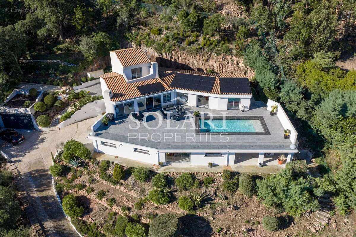 Maison à MANDELIEU-LA-NAPOULE