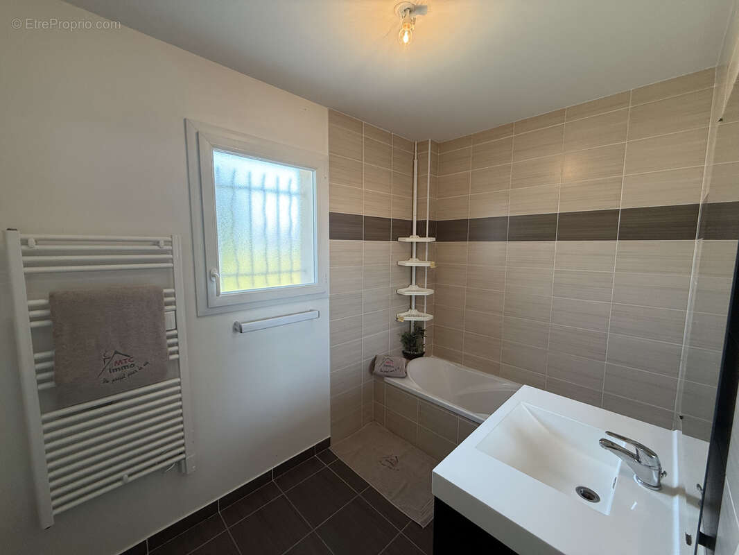 Maison à CHARVIEU-CHAVAGNEUX