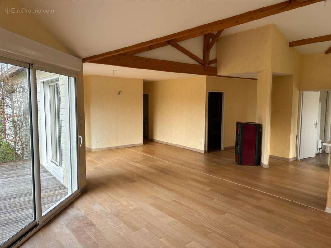 Maison à SAINT-GEORGES-LES-BAILLARGEAUX