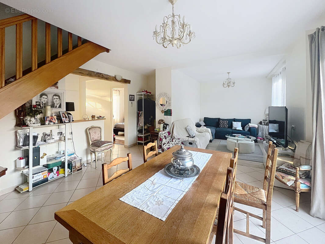 Maison à PARAY-VIEILLE-POSTE