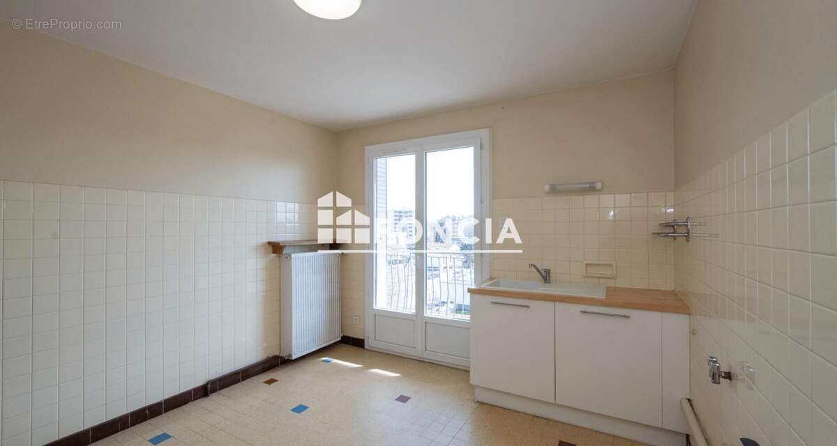 Appartement à BOURG-LES-VALENCE
