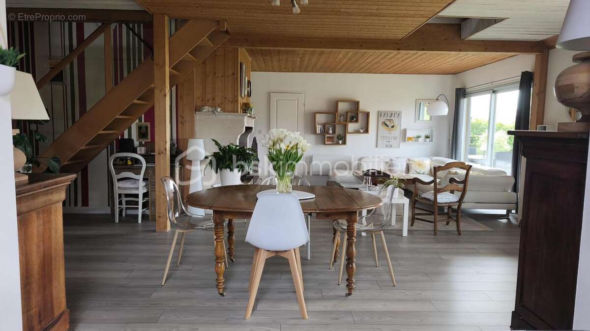 Maison à AUTRY-LE-CHATEL