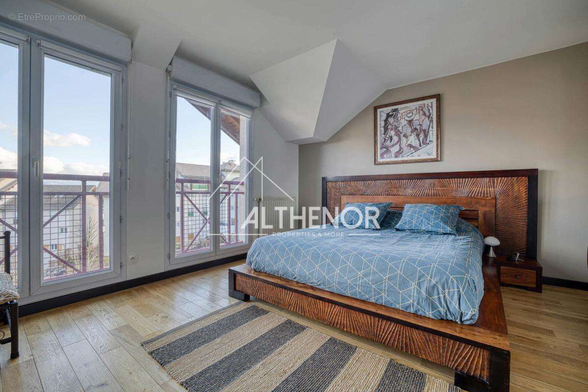 Appartement à POISY