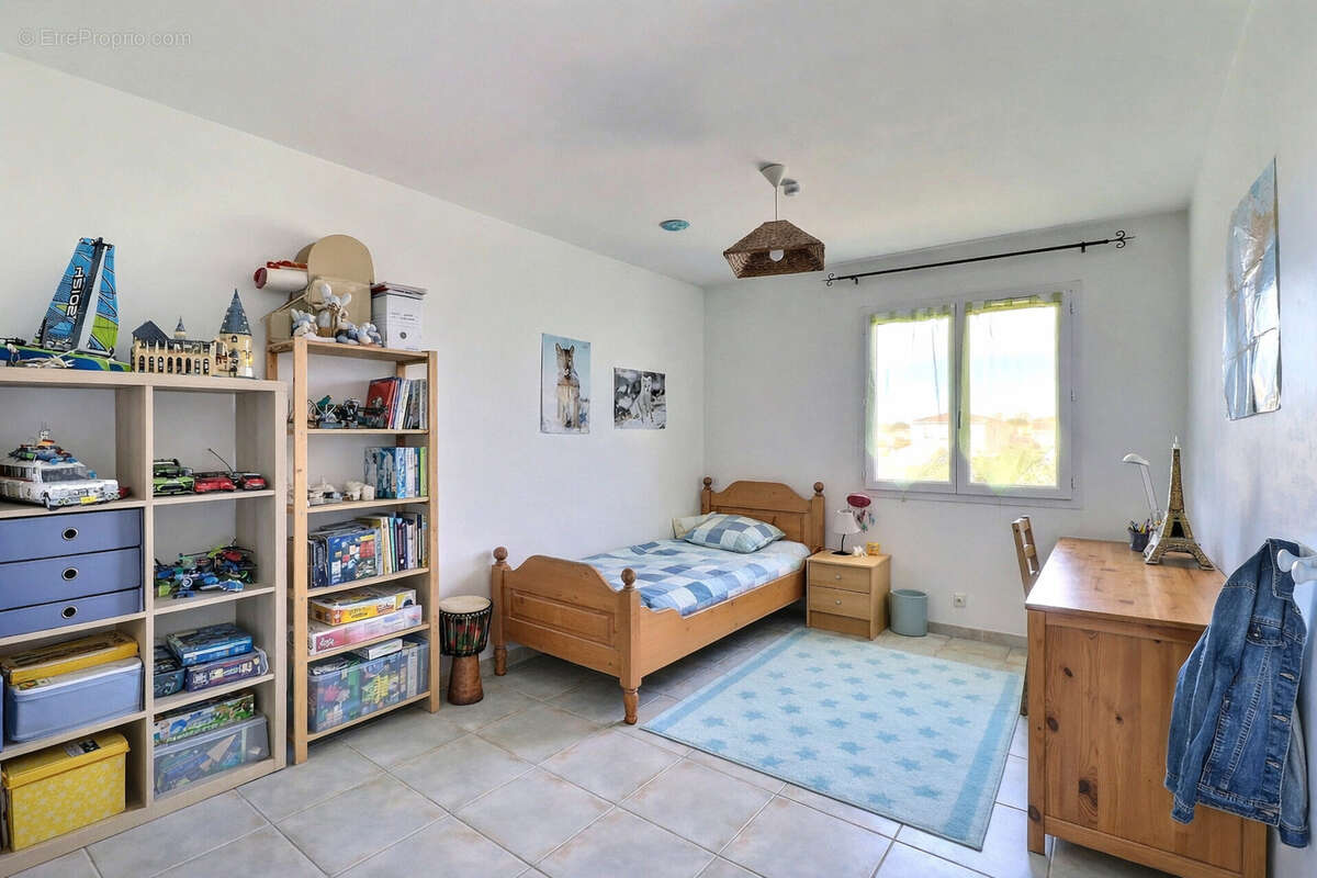 Maison à SAINT-LAURENT-D'AIGOUZE