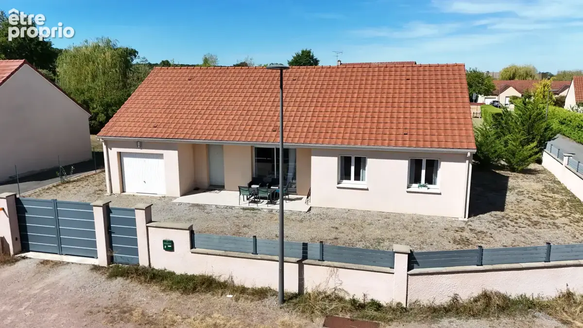 Maison de plain-pied récente à Bressolles - photo 1