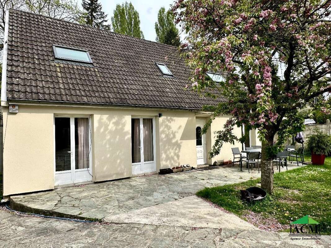 Maison à MERY-SUR-OISE