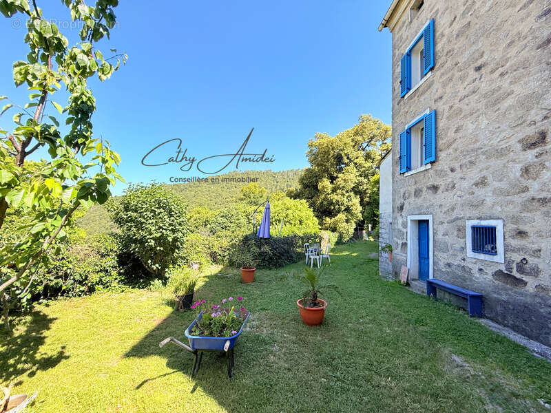 GUAGNO (Corse) : A vendre, maison en pierres avec dépendance, jardin, vue dégagée - photo 2