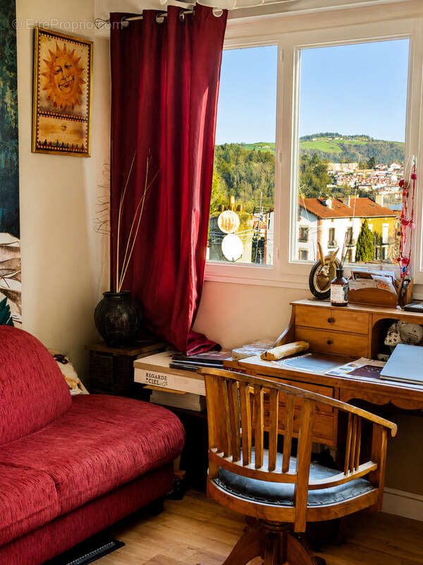 Appartement T6 de 128 m2 avec balcon, parking et pièce indépendante   Firminy - photo 9
