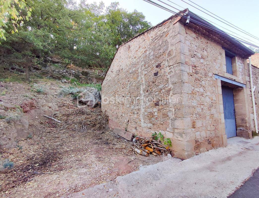 Parking à SAINT-PRIVAT