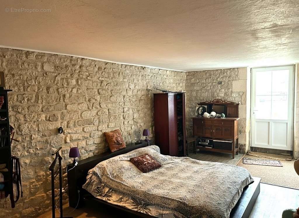 Maison à SAINT-JEAN-D&#039;ANGELY