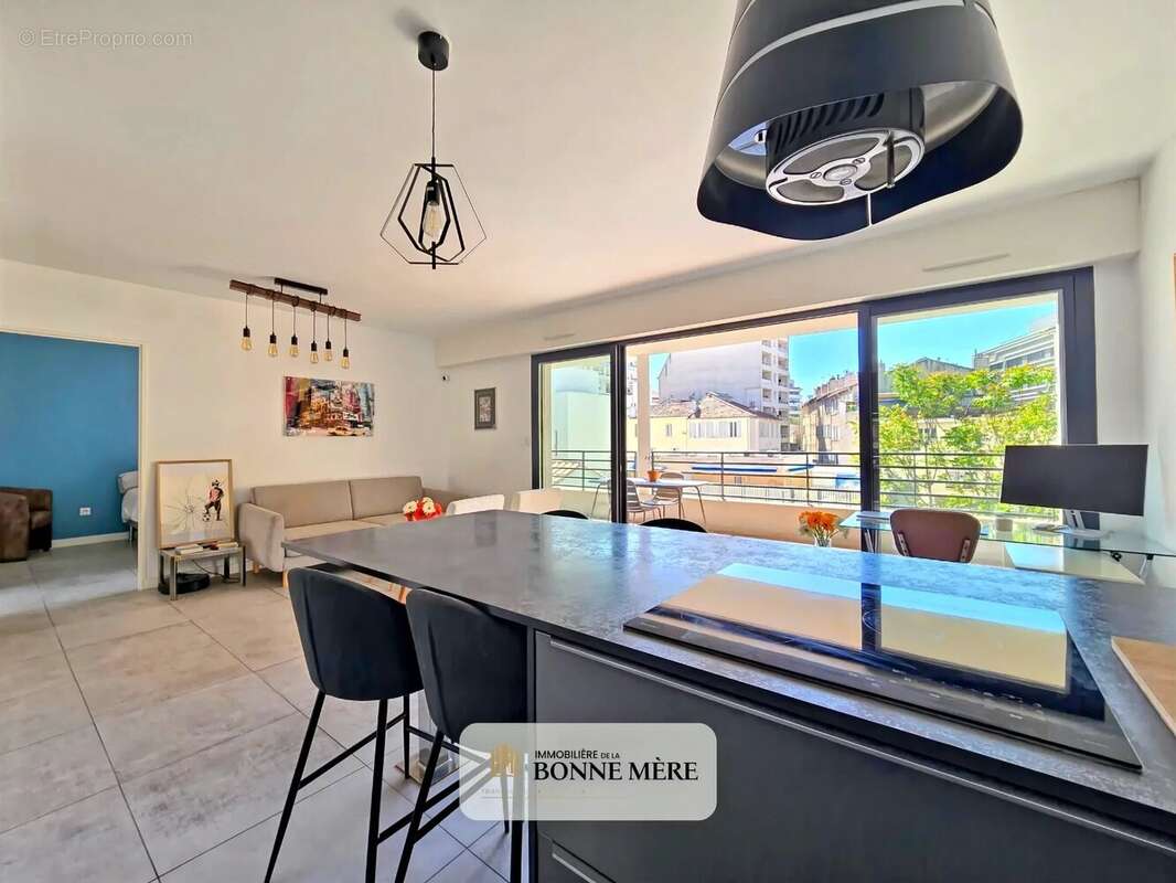 Appartement à MARSEILLE-8E