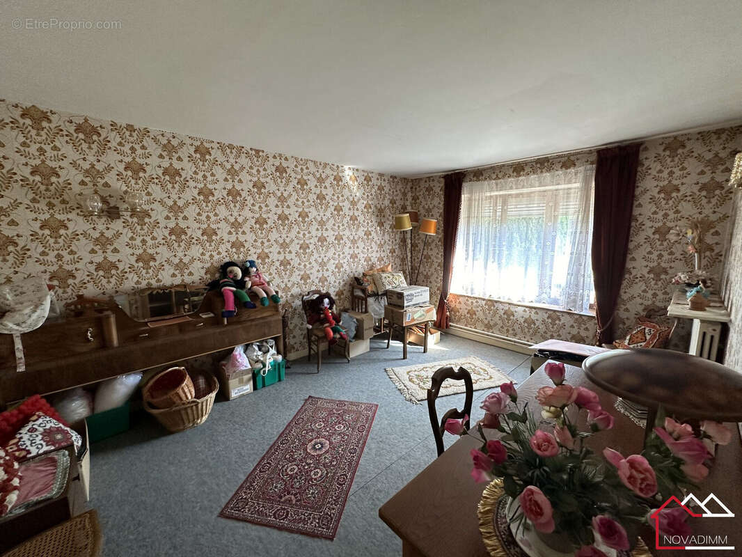 Maison 200 m² à Maizeroy  - photo 5