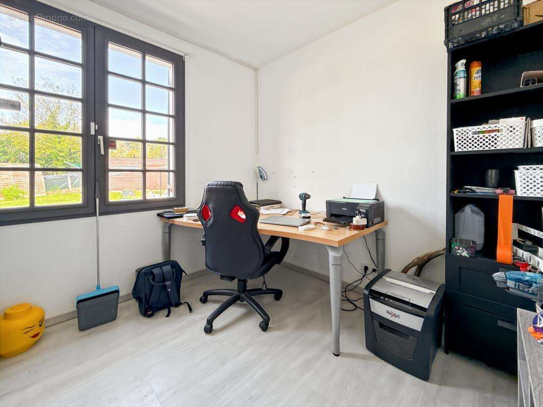  À VENDRE – DOUZILLAC (24190) Maison rénovée avec piscine – 156 m² habitables – Terrain clos de 1 326 m² – 195 000€ FAI - photo 18