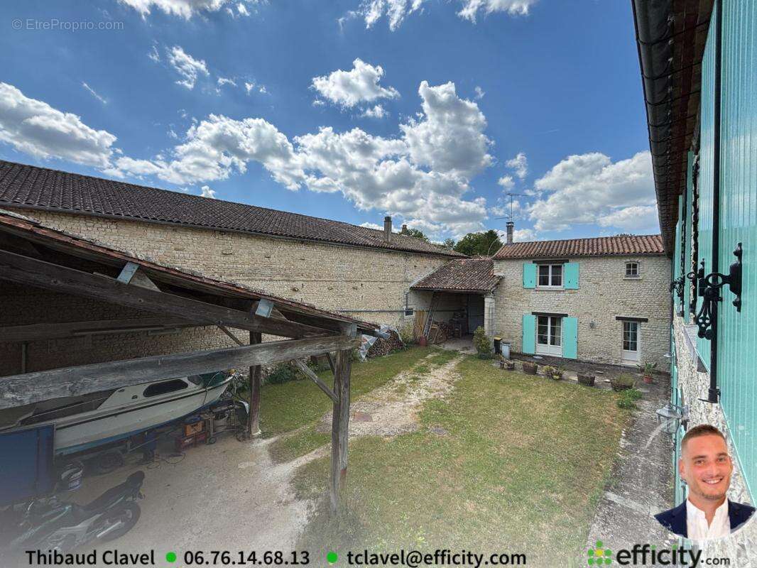 Maison 341 m² à Champniers  - photo 17