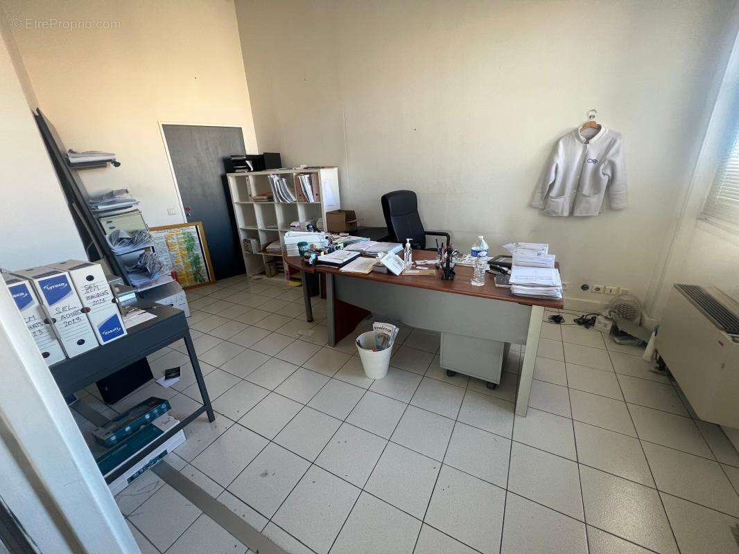 Commerce à MARSEILLE-12E
