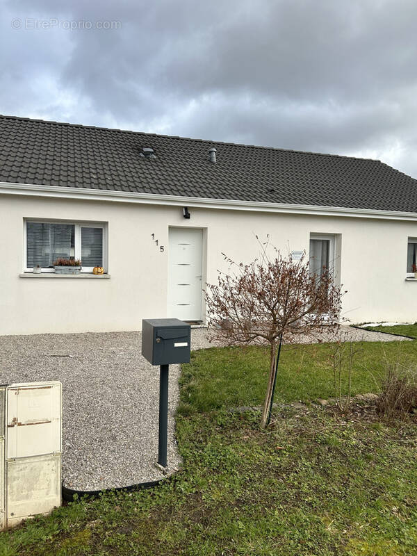 Maison à OSTRICOURT