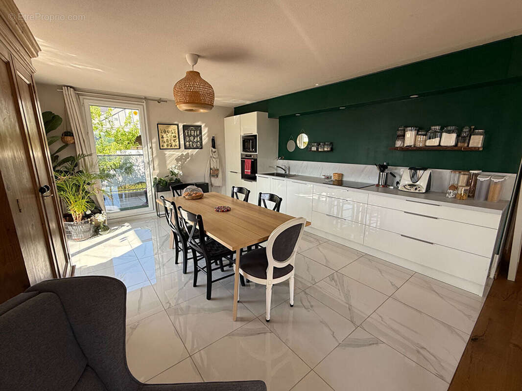 Appartement à VETRAZ-MONTHOUX