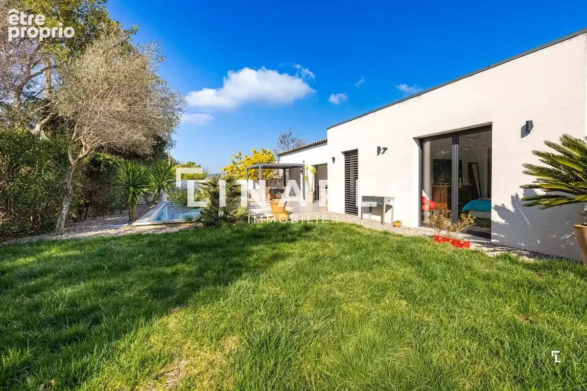 SÉRÉNITÉ - Villa T5 de 153m2 - Piscine - Garage de 34m2 - Terrain de 1000m2 - 13011 LES CAMOINS - photo 14