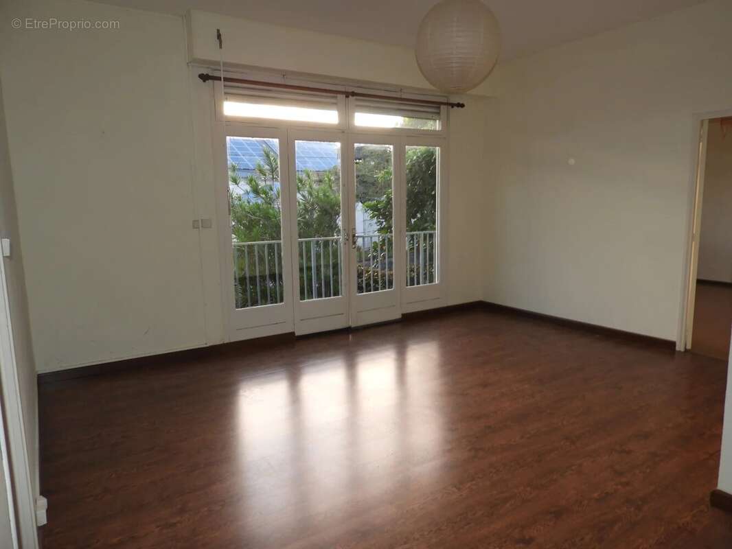Maison - 10 pièces - 200 m² - photo 4