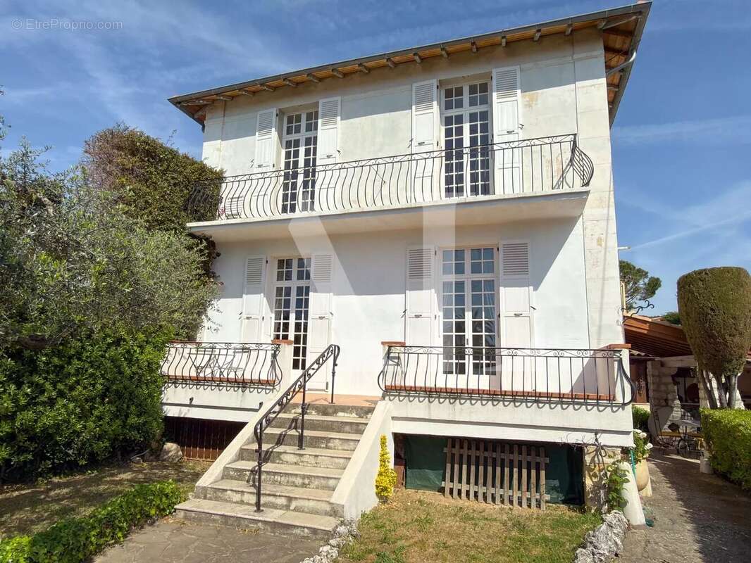 Maison à VALLAURIS