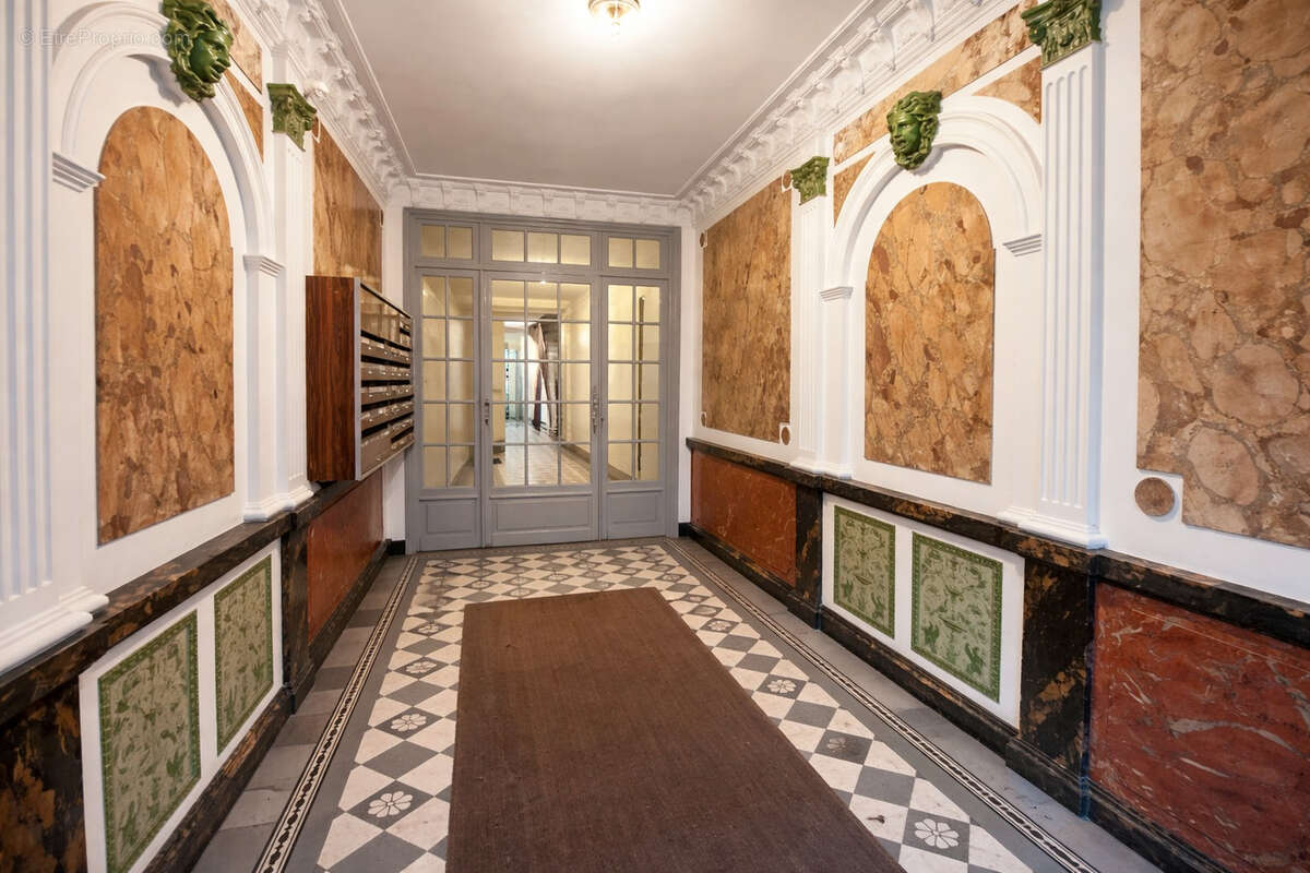 Appartement à PARIS-14E