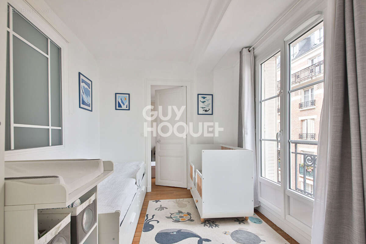 Appartement à PARIS-15E