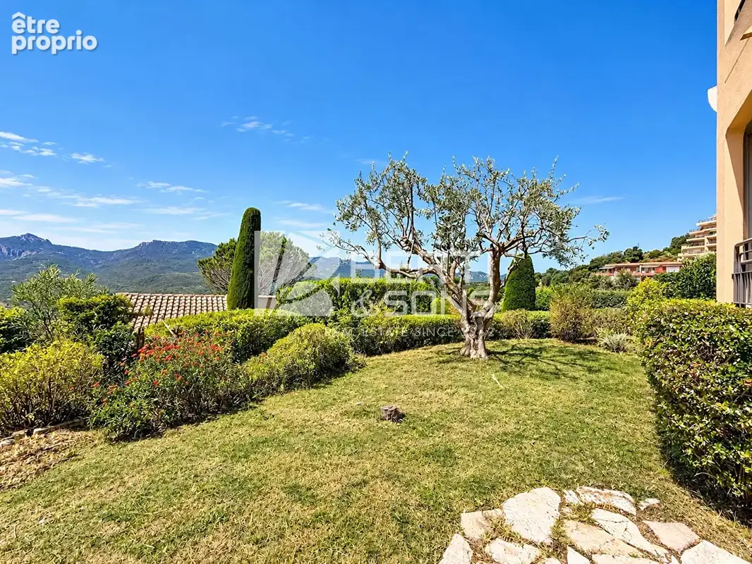 Exclusivite - mandelieu domaine le grand duc -  appartement 3 pieces rdj surélevé et jardin avec vue mer et esterel ! - photo 6