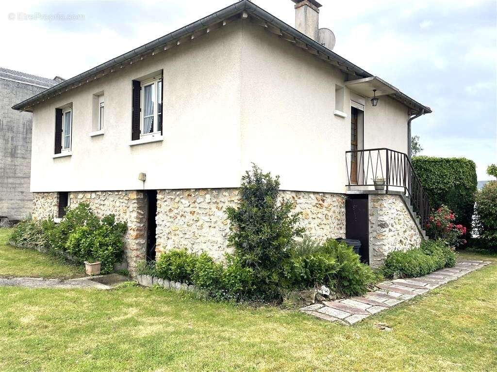 Maison à FONTENAY-TRESIGNY