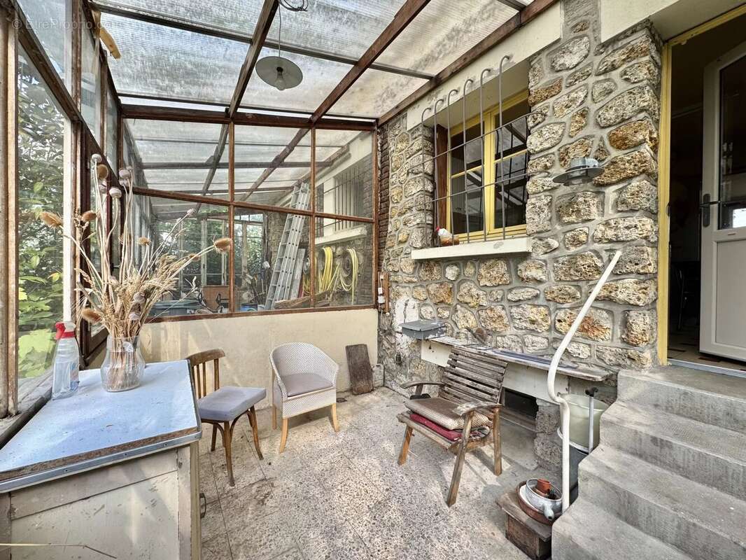 Maison à VERRIERES-LE-BUISSON