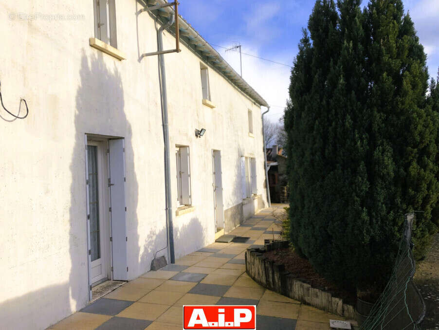 Maison à POUZAUGES