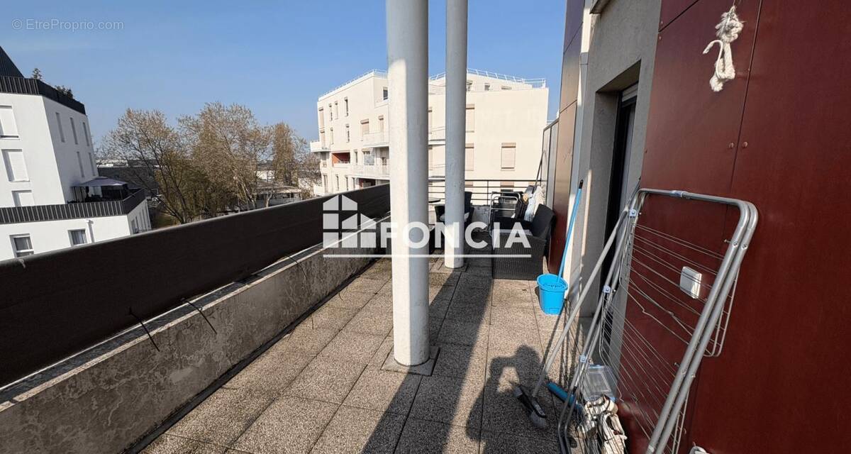 Appartement à VILLENEUVE-LA-GARENNE