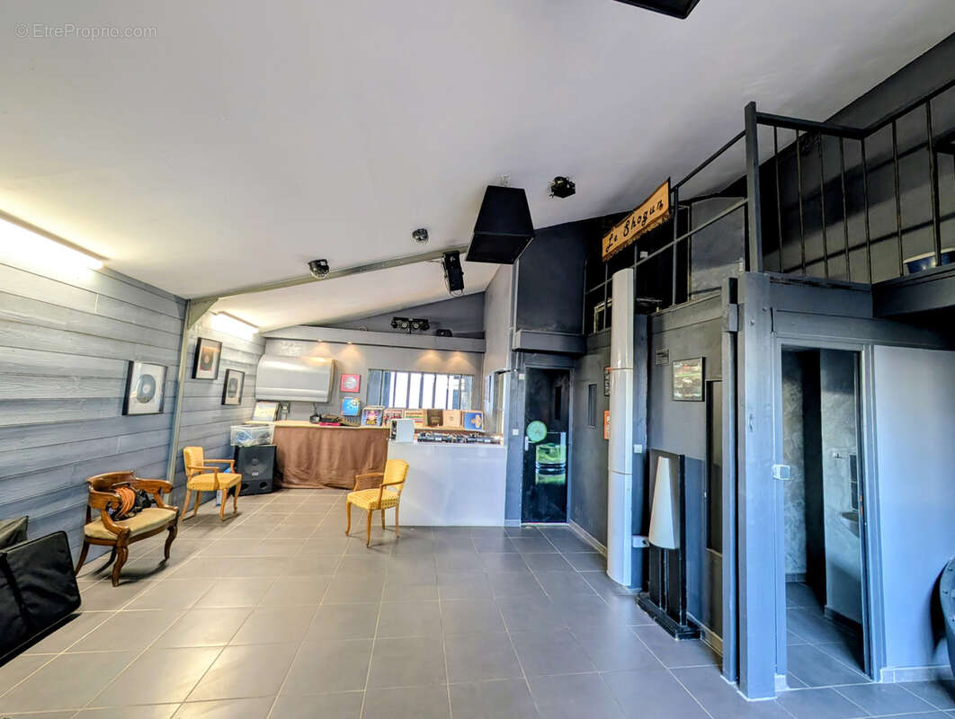 Maison à SAINT-JEAN-DE-LA-RUELLE