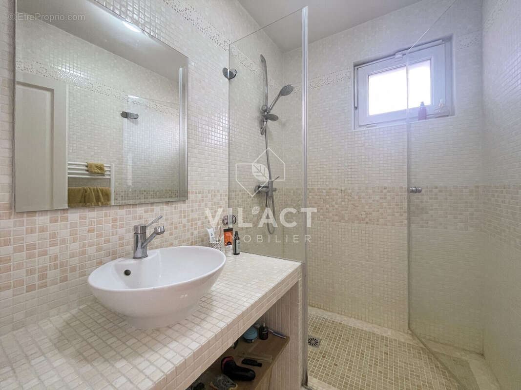 Maison à BLANQUEFORT