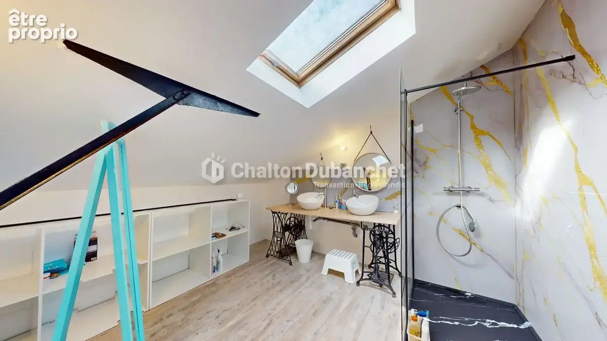 ROANNE - LOFT de 165 m² habitable - 130 m² de dépendance - photo 8