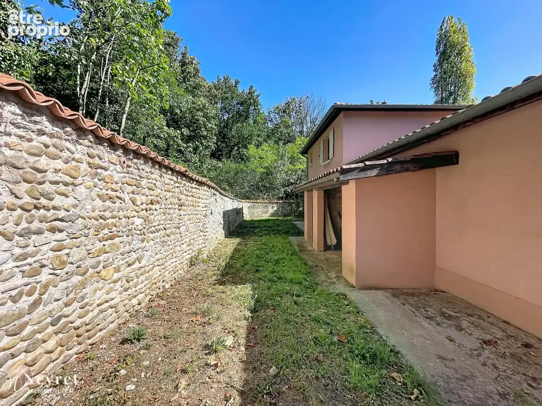 SAINT GENIS LAVAL - la Chapelle aux Paons - Maison familiale - 6 pièces - Terrain de 1072 m2 - 5 chambres - photo 22