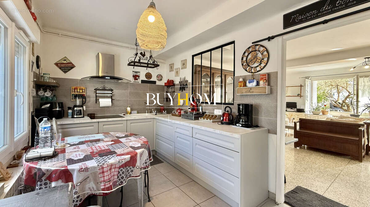 Maison à L'ISLE-SUR-LA-SORGUE