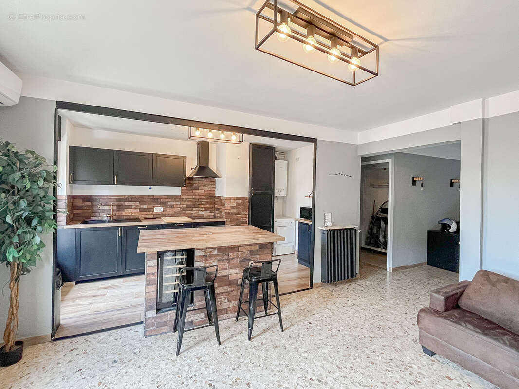 Appartement à MARSEILLE-5E