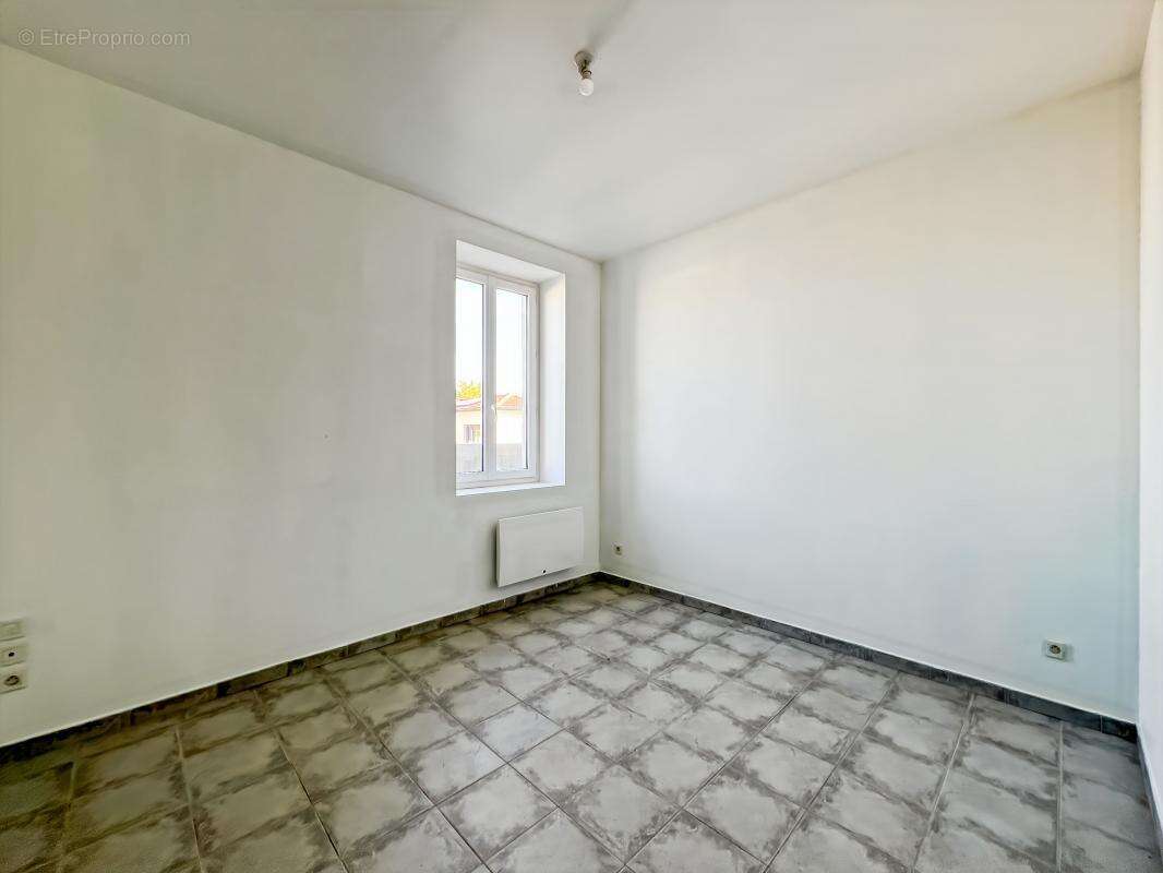 Appartement à LIVRON-SUR-DROME