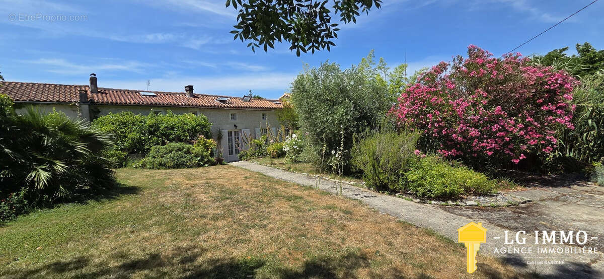 Maison charentaise 3 chambres avec garage et jardin - photo 44