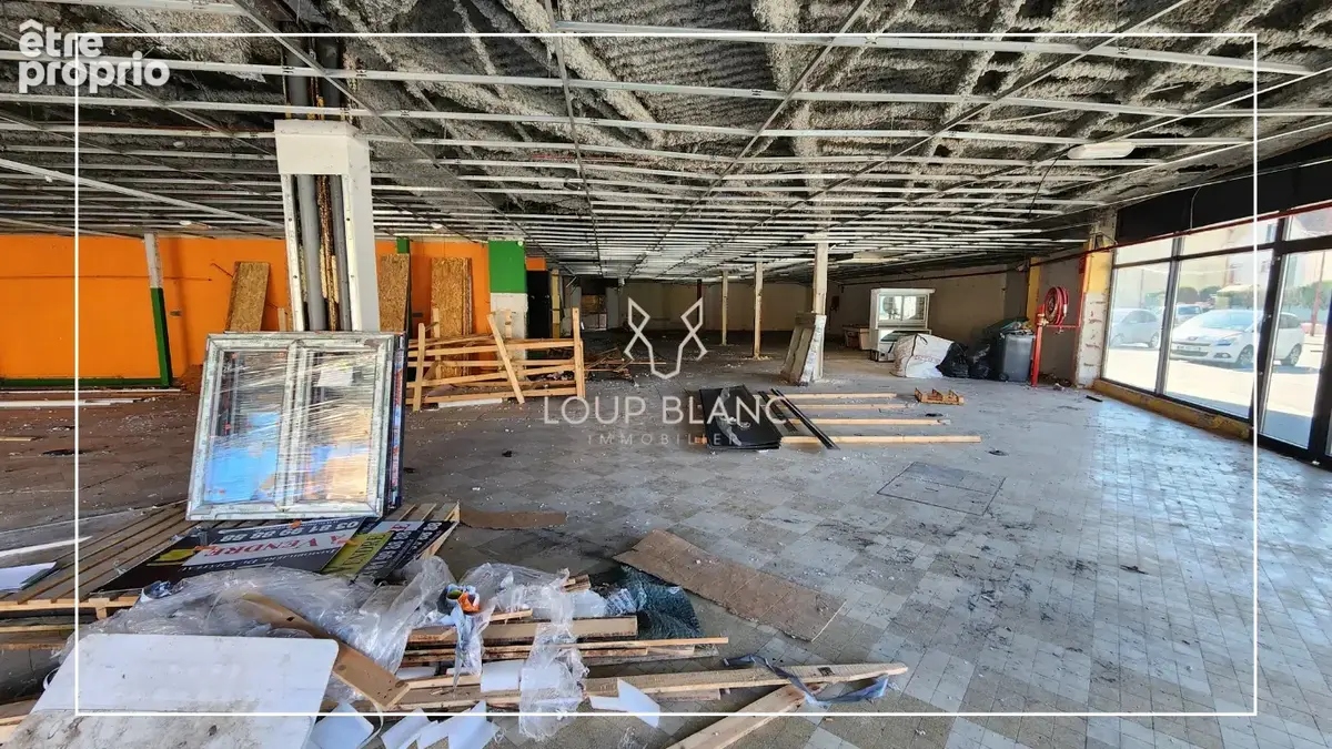 Local commercial divisible - 1 375 m2 - photo 3