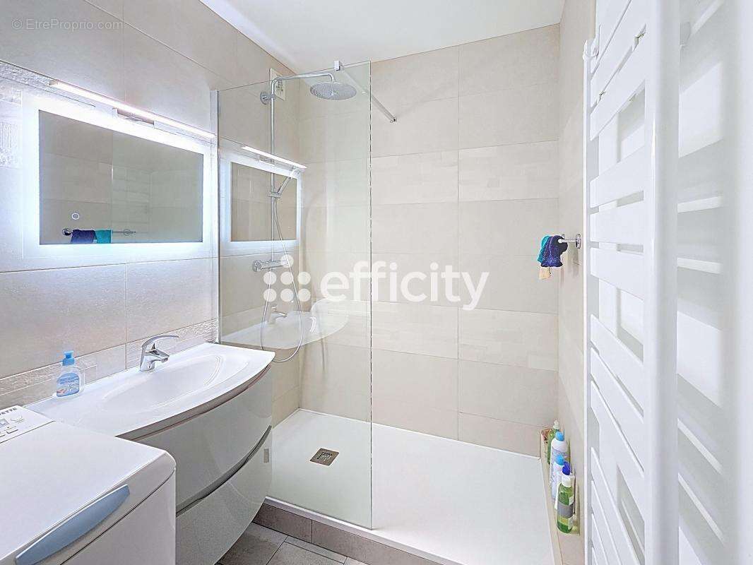 Appartement à LE PLESSIS-TREVISE